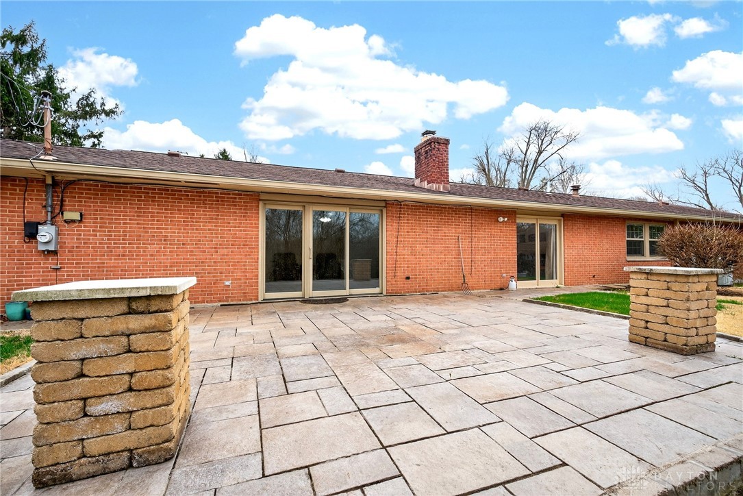 5590 Folkestone Drive