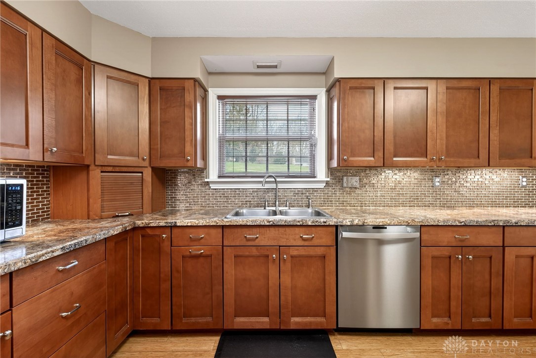 5590 Folkestone Drive