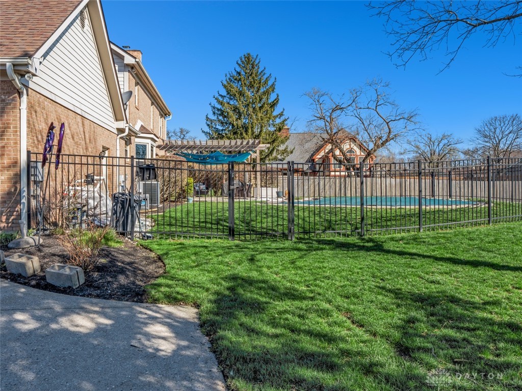 8800 Withersfield Court