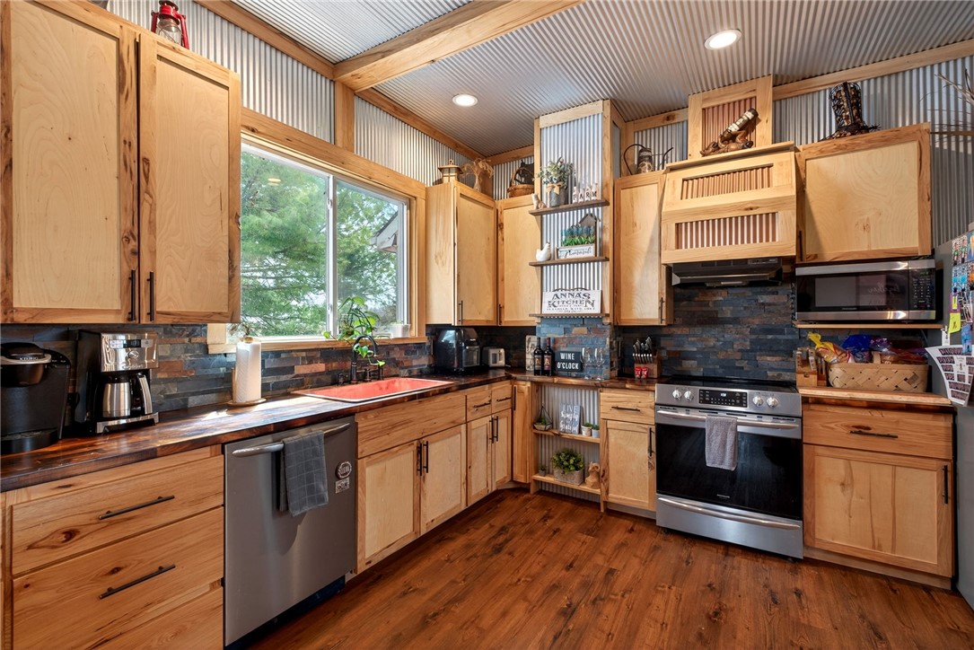 1707 Hussey Road