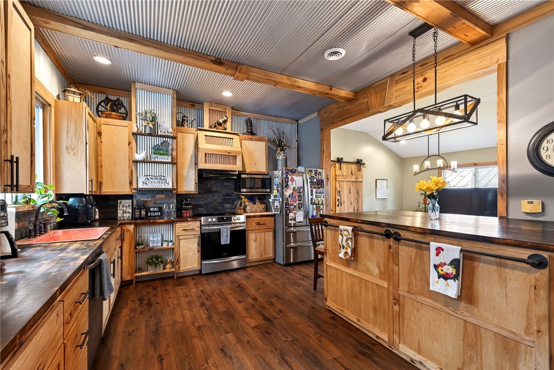 1707 Hussey Road
