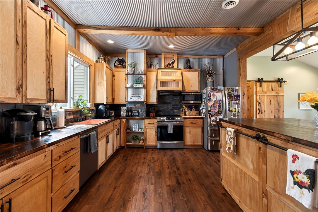 1707 Hussey Road