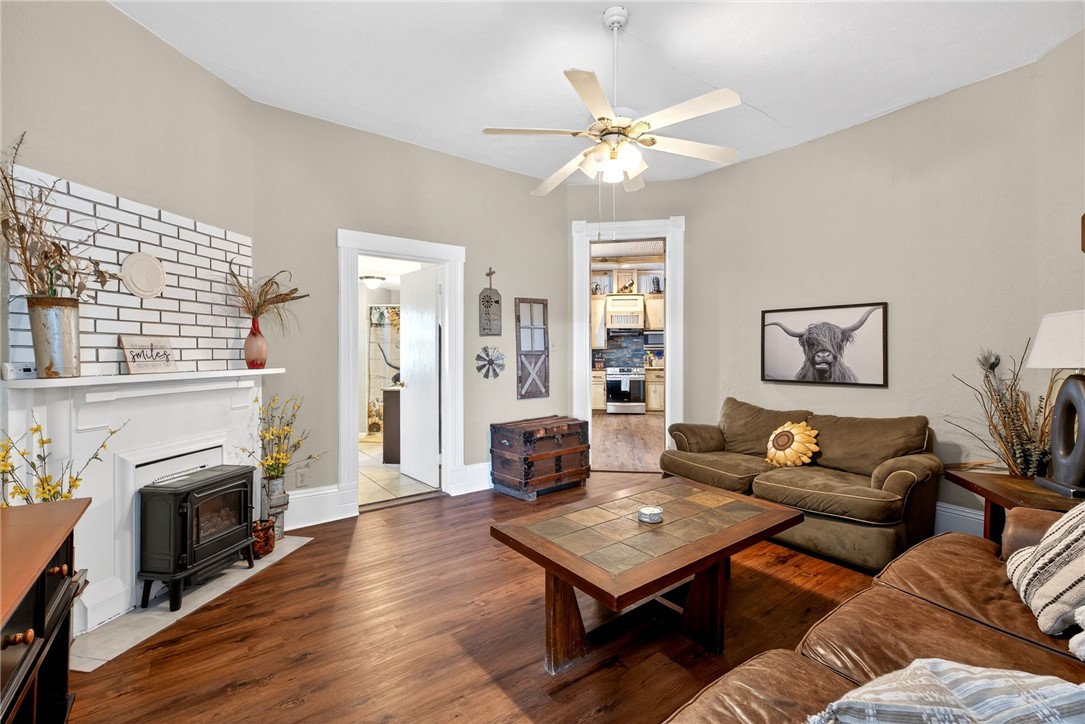 1707 Hussey Road