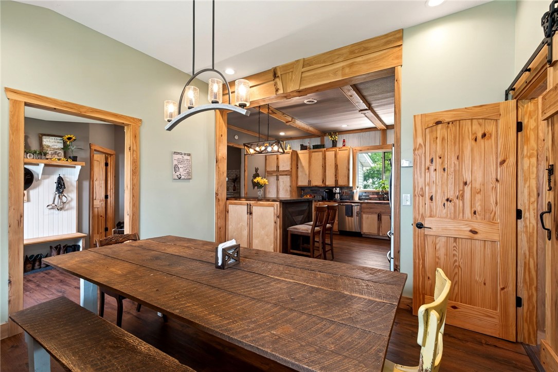1707 Hussey Road