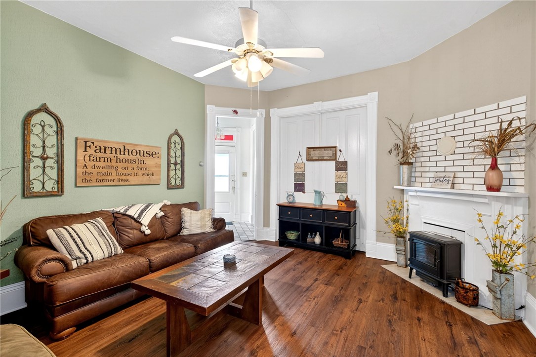 1707 Hussey Road