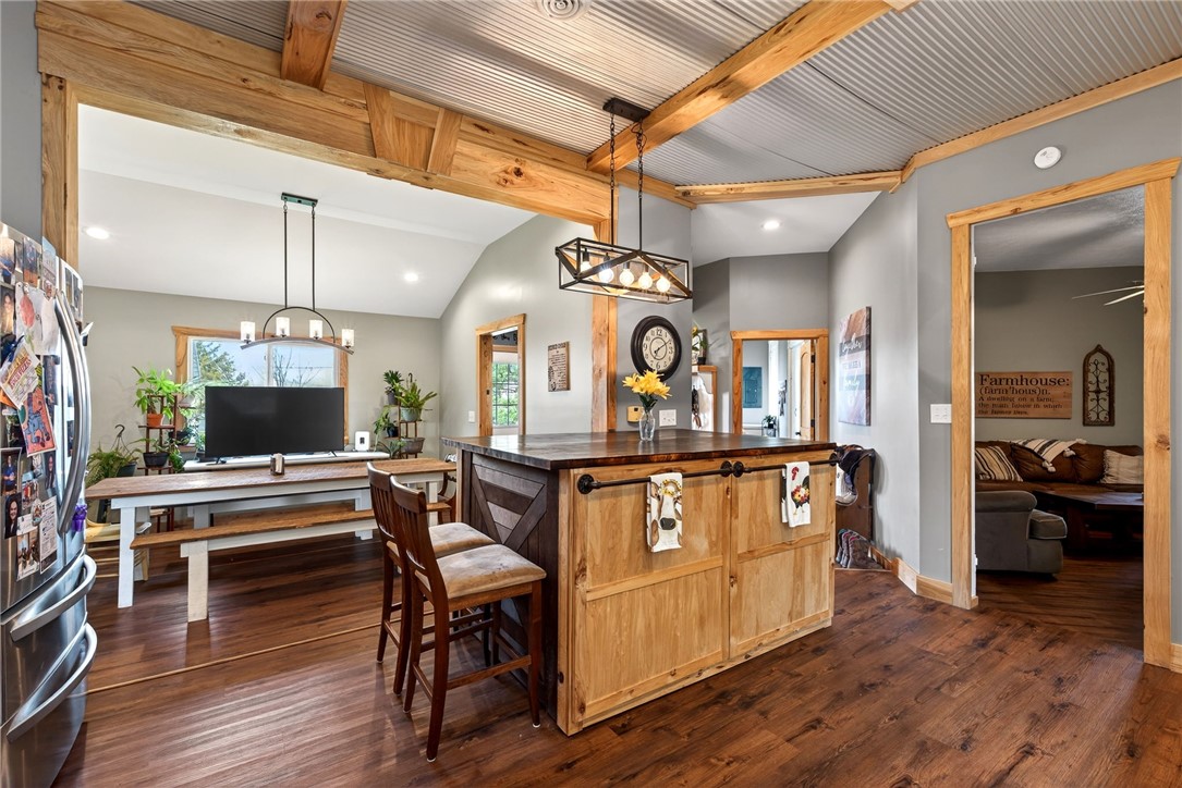 1707 Hussey Road