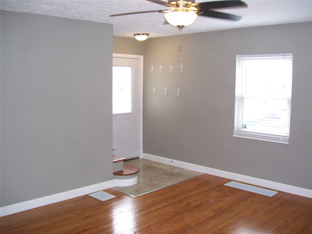 925 Croyden Drive