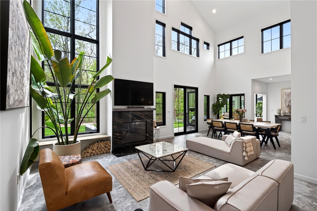 6582 Rosewood Lane