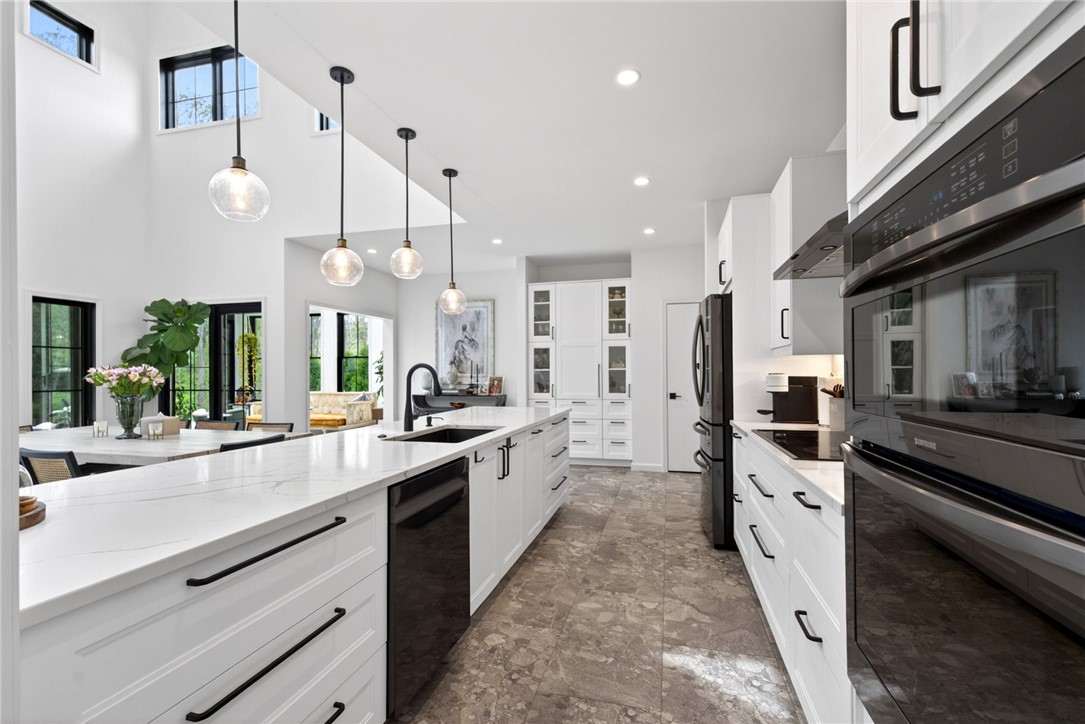 6582 Rosewood Lane