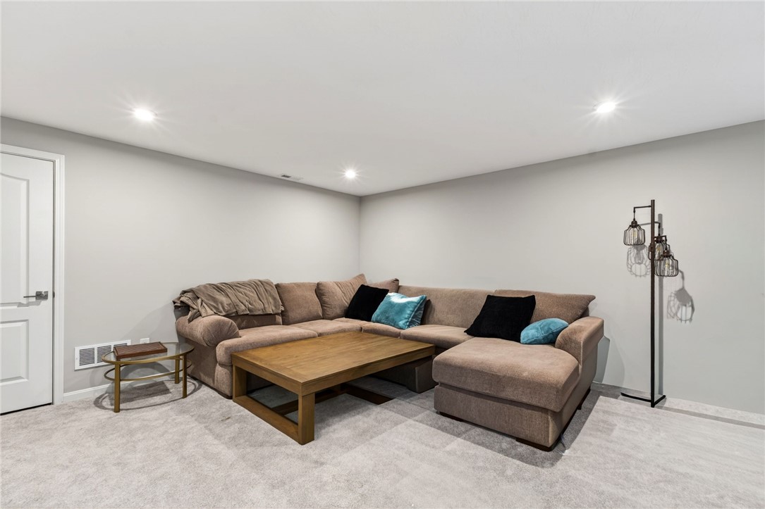 1593 Bur Oak Drive