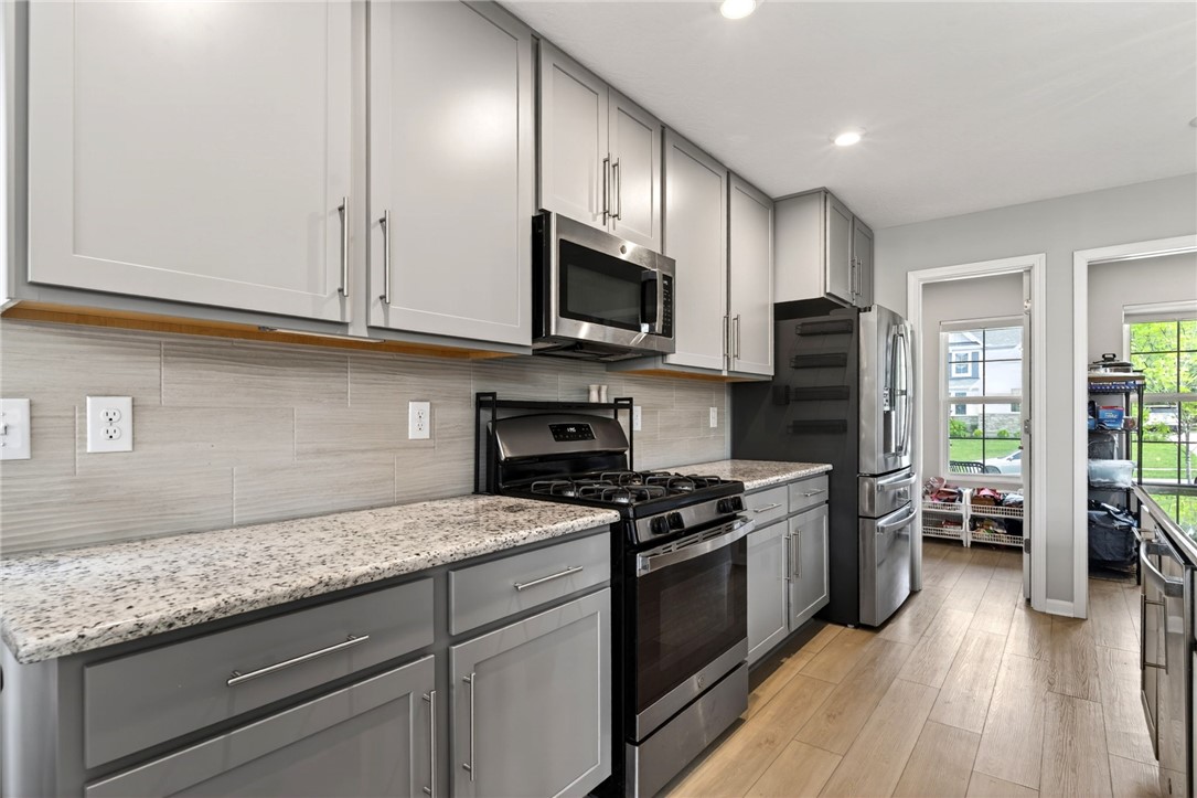 1593 Bur Oak Drive