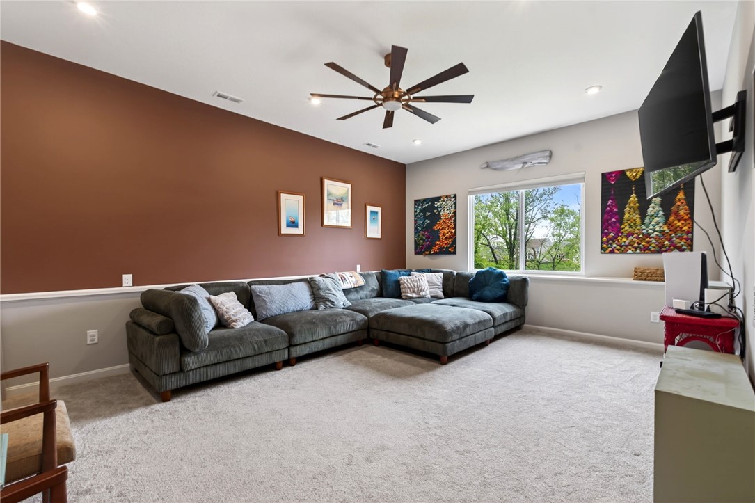 1593 Bur Oak Drive