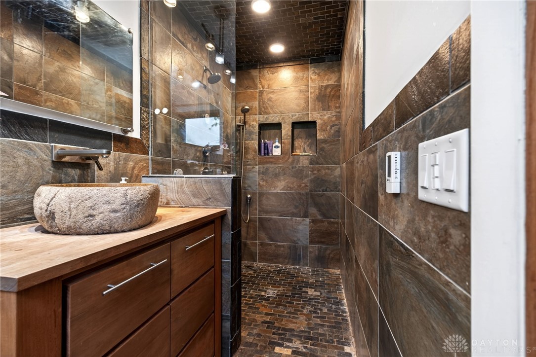 9750 Ariadne Trail
