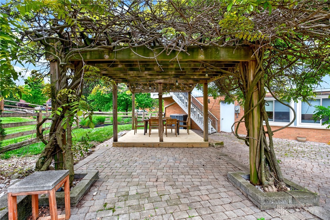 9750 Ariadne Trail