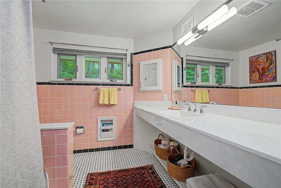 751 Laurelwood Road