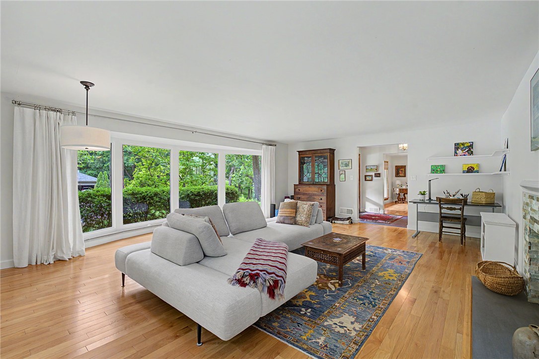 751 Laurelwood Road