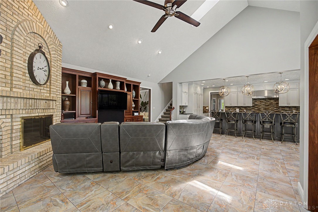 1973 W Alex Bell Road