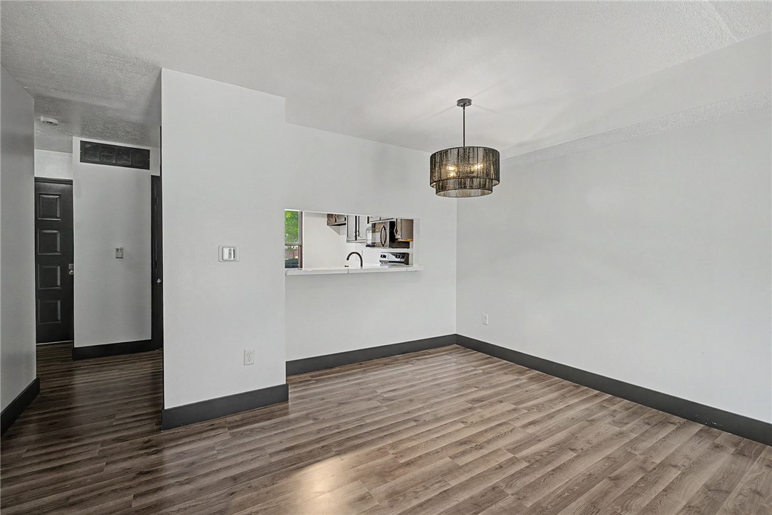 5562 Cobblegate Drive