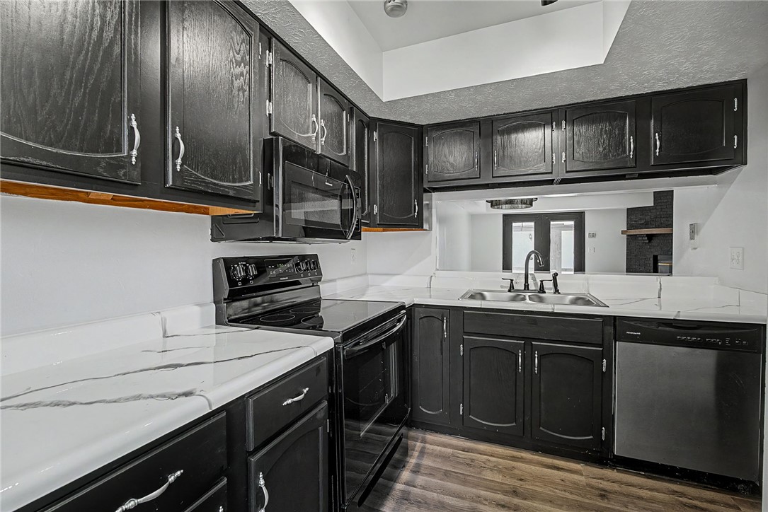 5562 Cobblegate Drive
