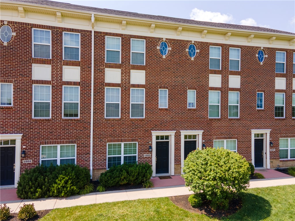 1205 Parklake Row