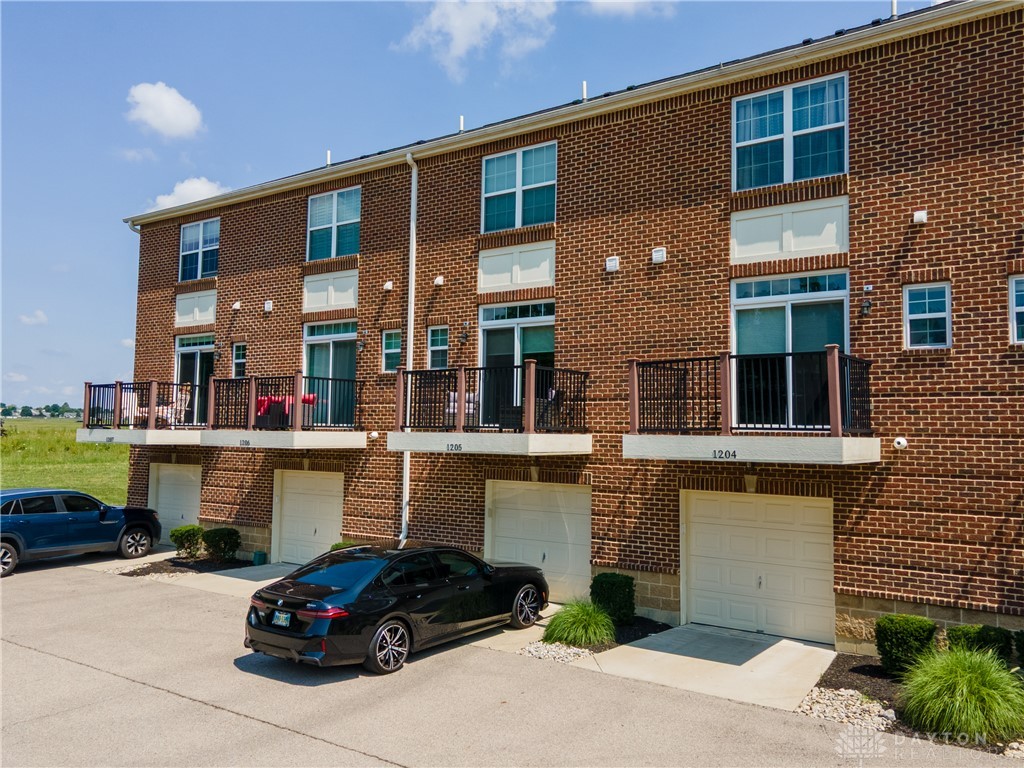 1205 Parklake Row