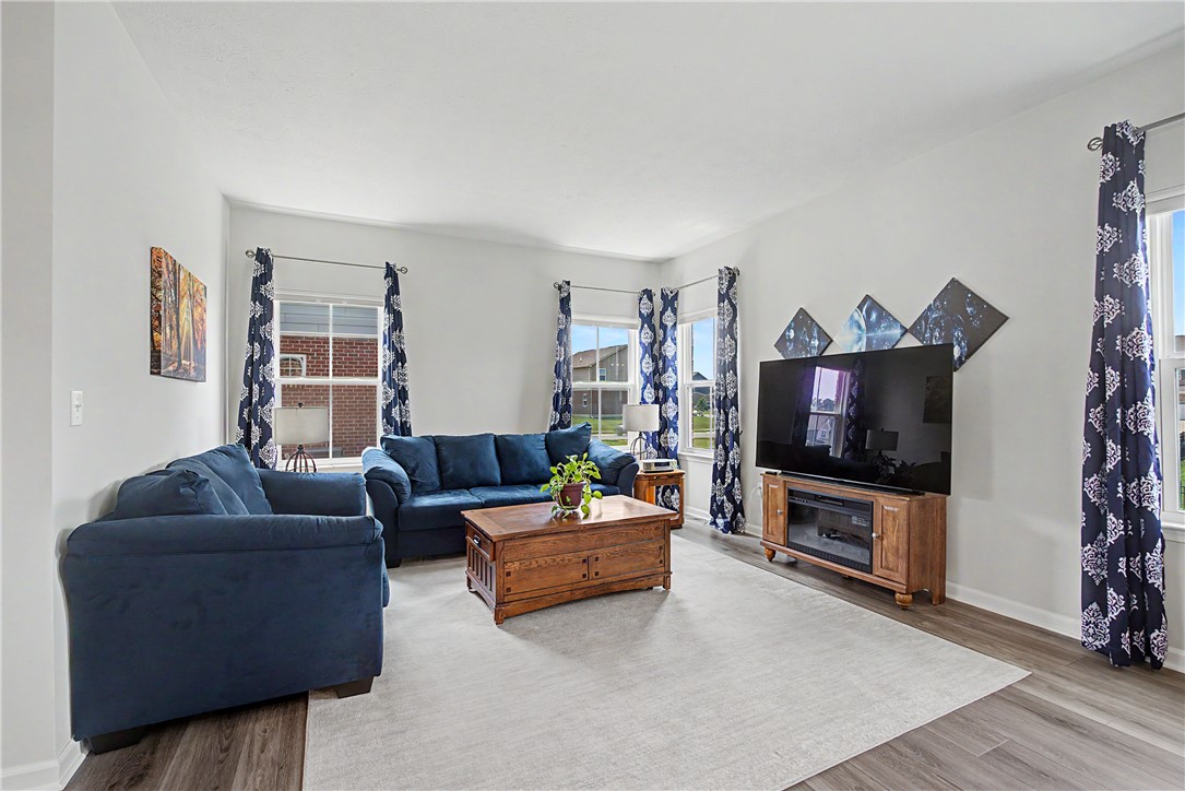 9761 Knoll Creek