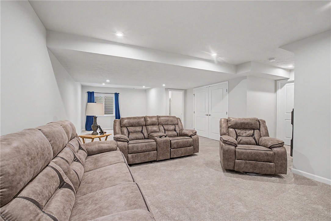 9761 Knoll Creek