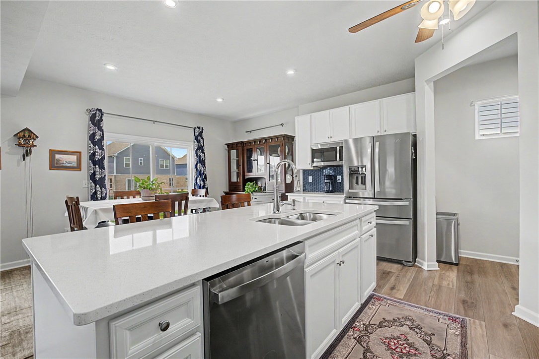 9761 Knoll Creek