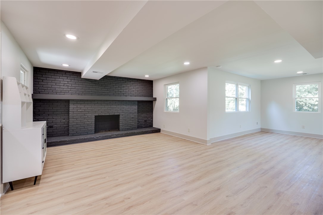 222 E Social Row Road