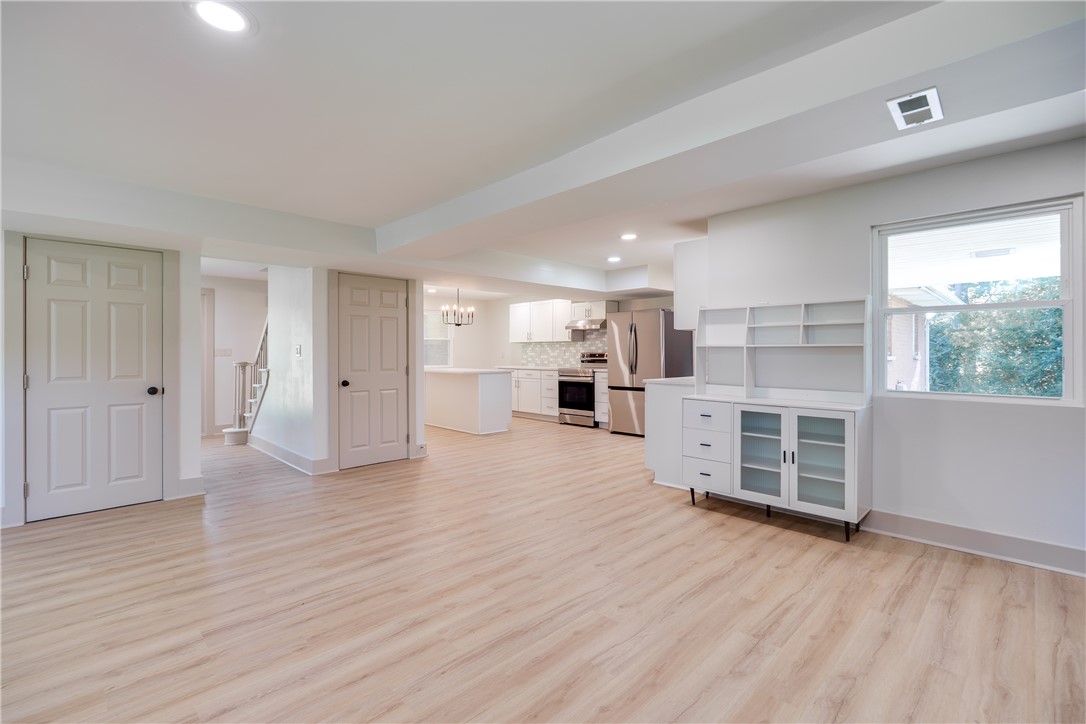 222 E Social Row Road