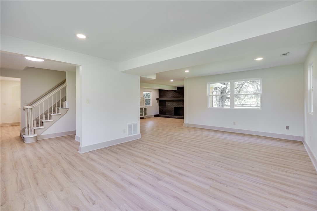 222 E Social Row Road