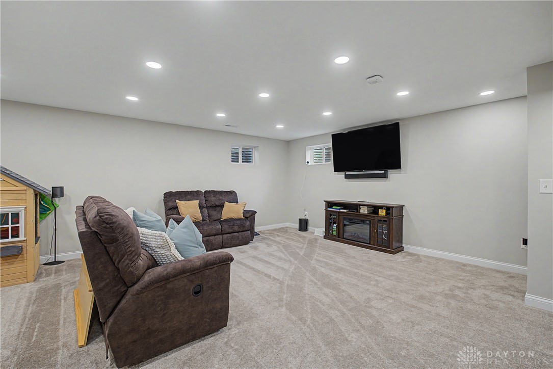 10135 Meadow Woods Lane