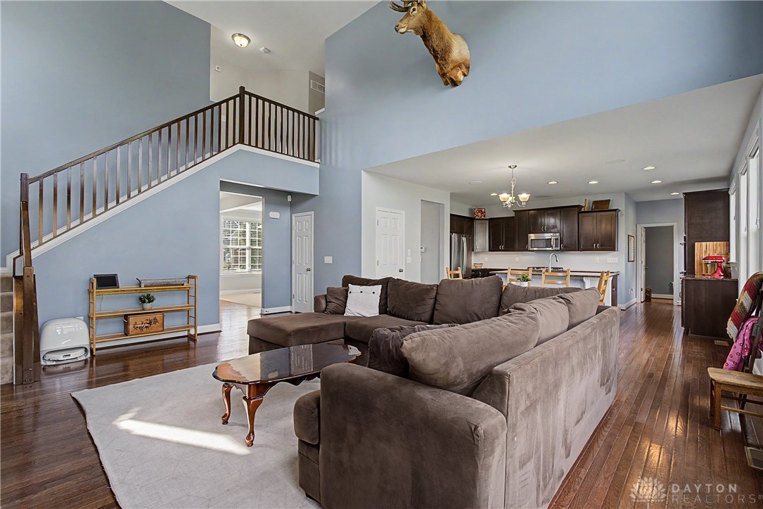 10135 Meadow Woods Lane