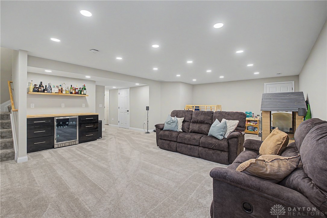 10135 Meadow Woods Lane