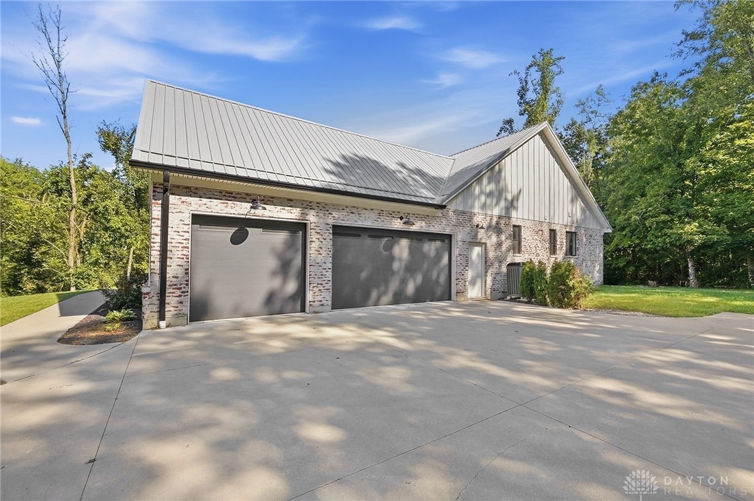 210 Blue Jay Way