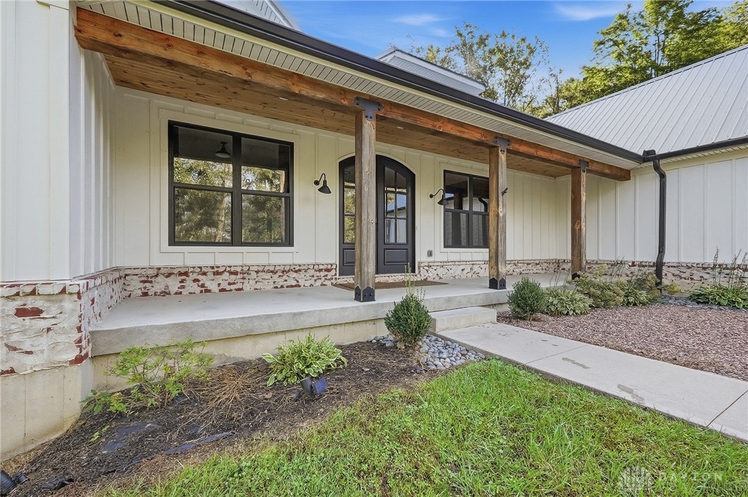 210 Blue Jay Way