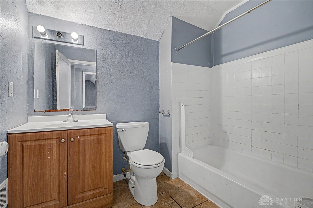 24 N Quentin Avenue