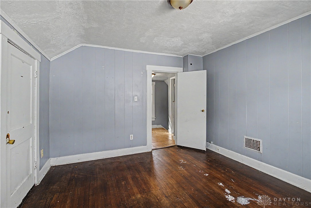 24 N Quentin Avenue