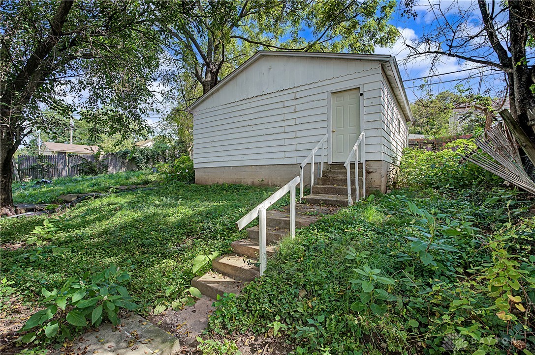 24 N Quentin Avenue