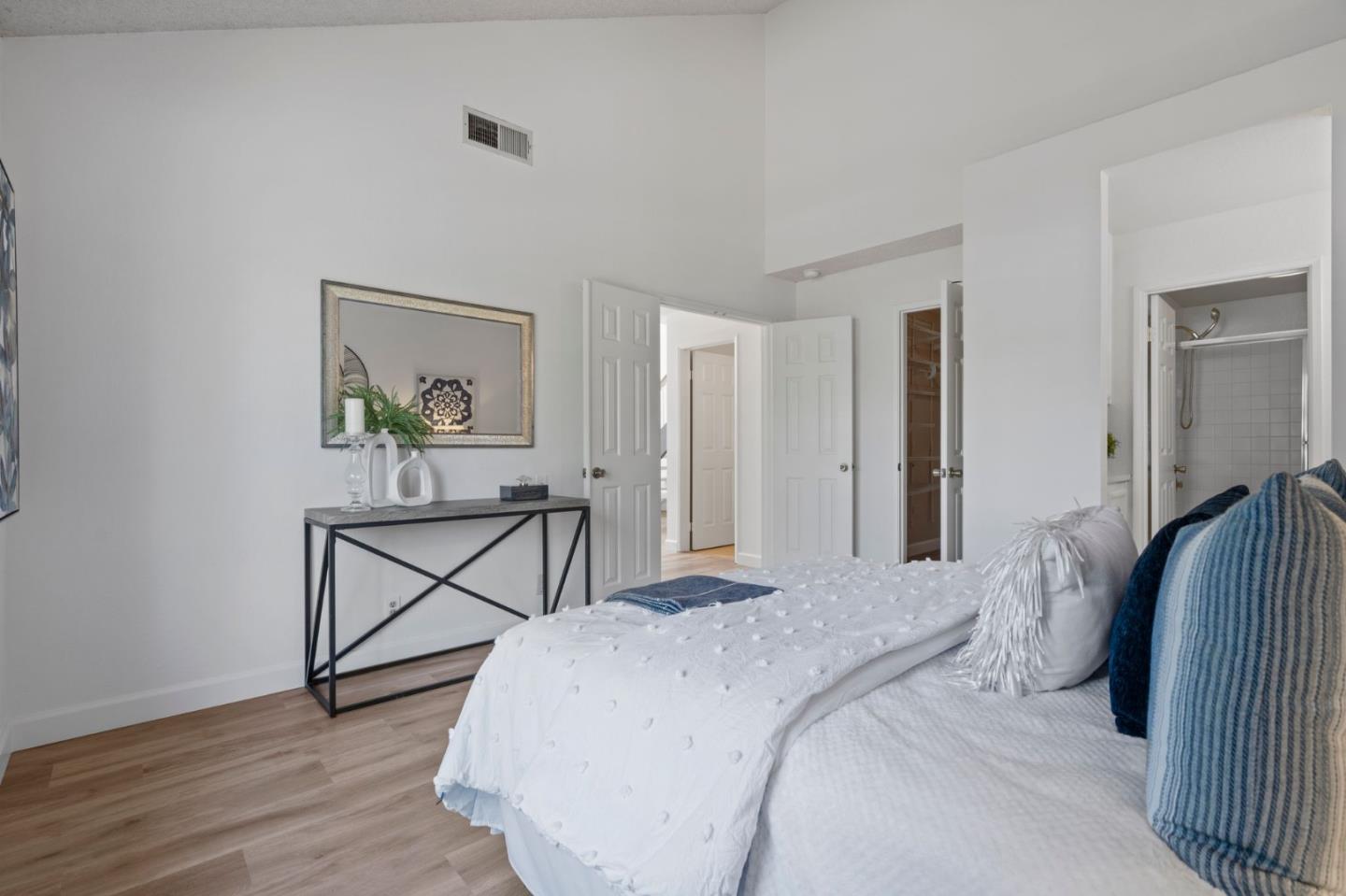 2890 Buena Crest Court