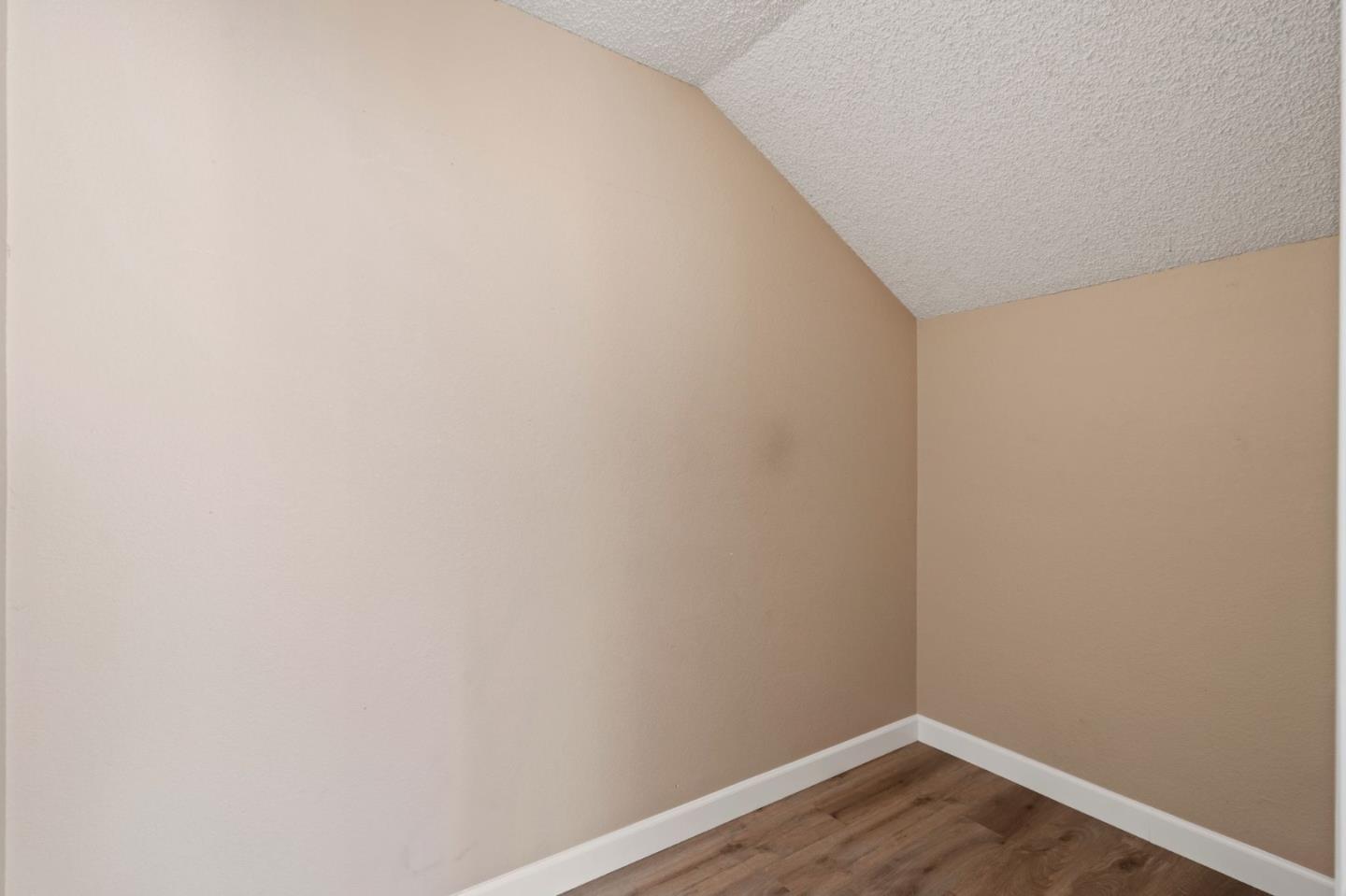 2890 Buena Crest Court