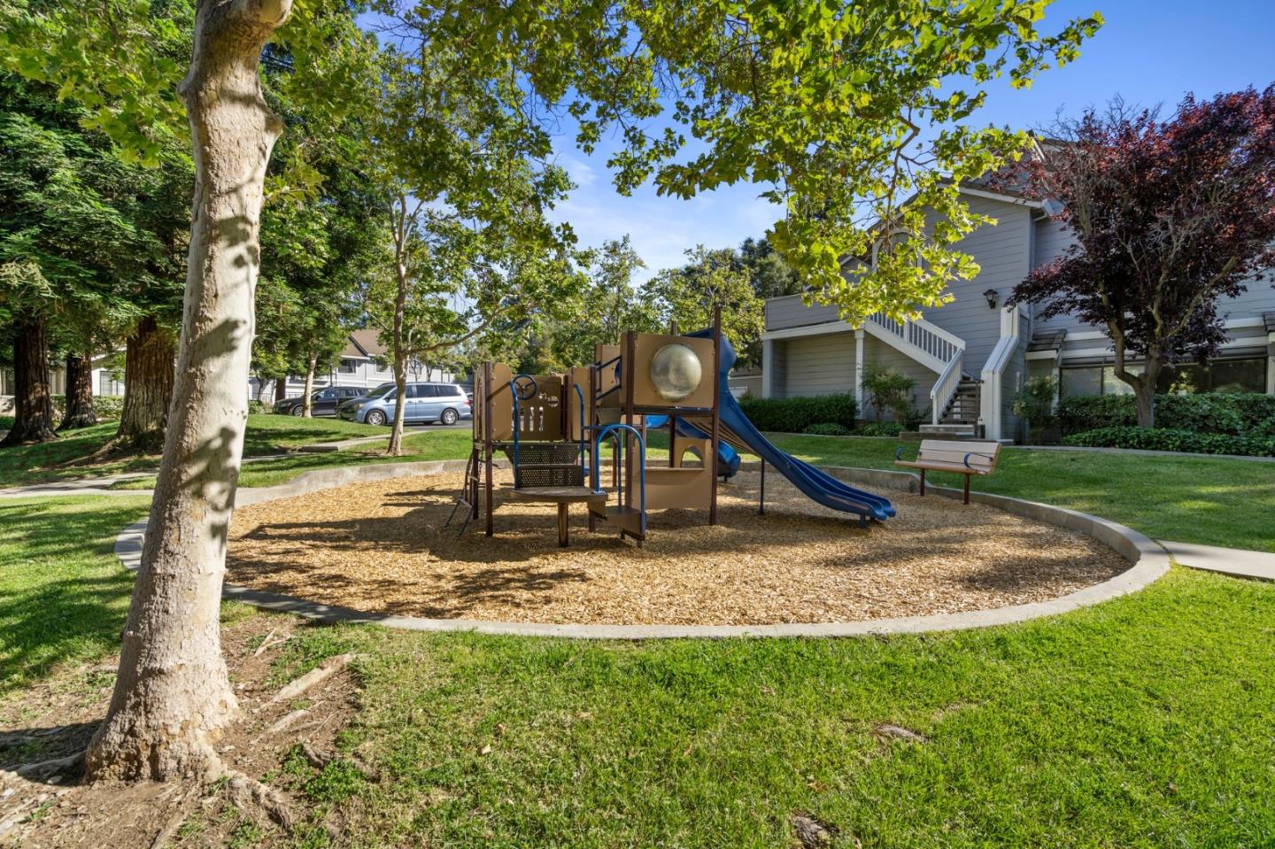 2890 Buena Crest Court