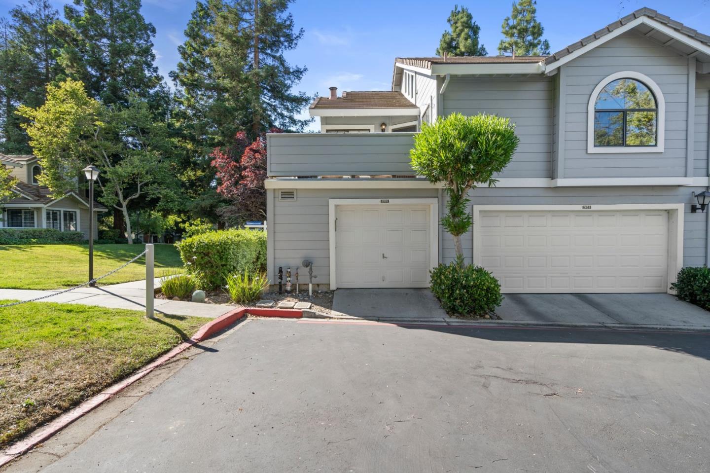 2890 Buena Crest Court
