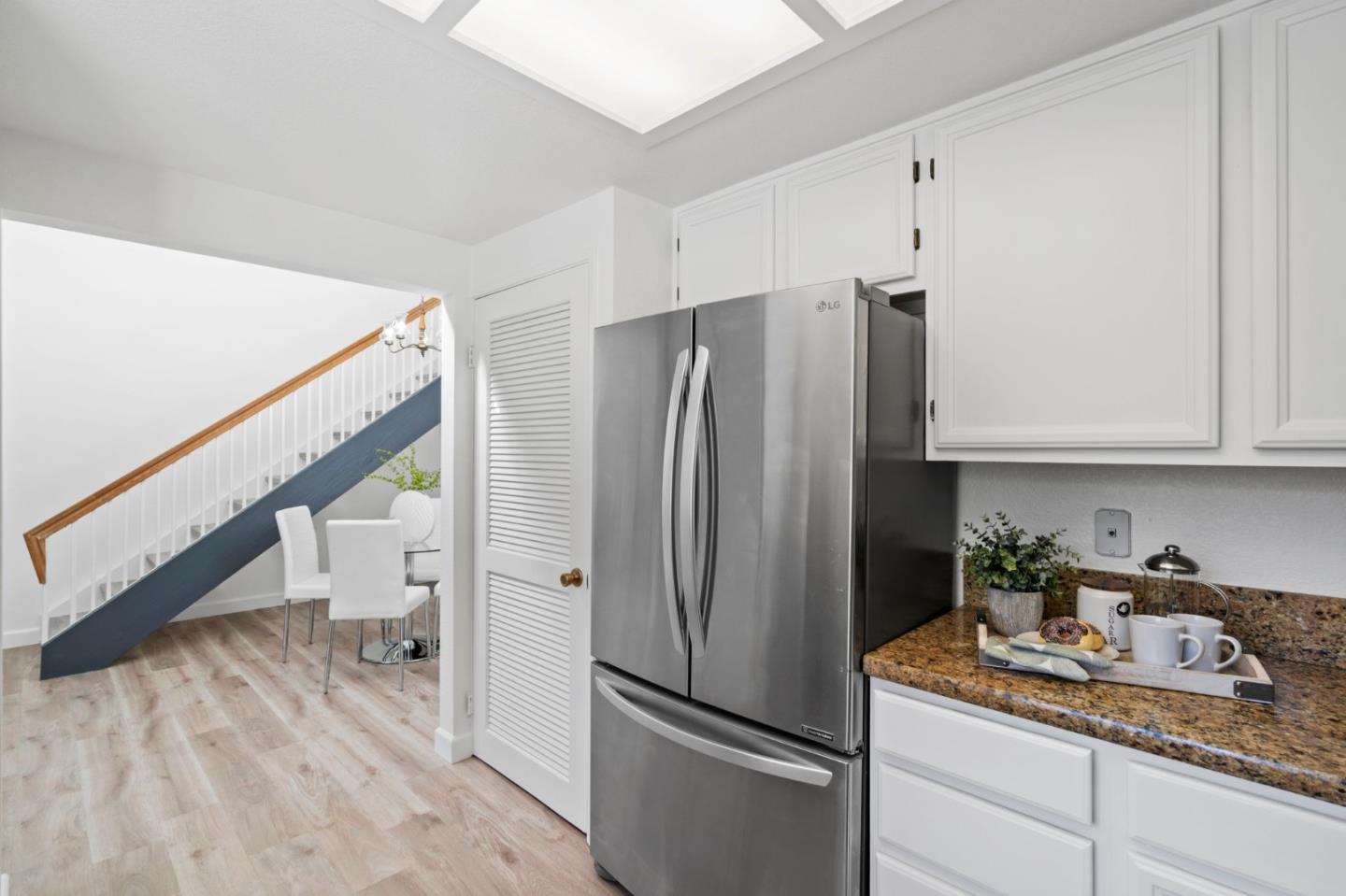 2890 Buena Crest Court