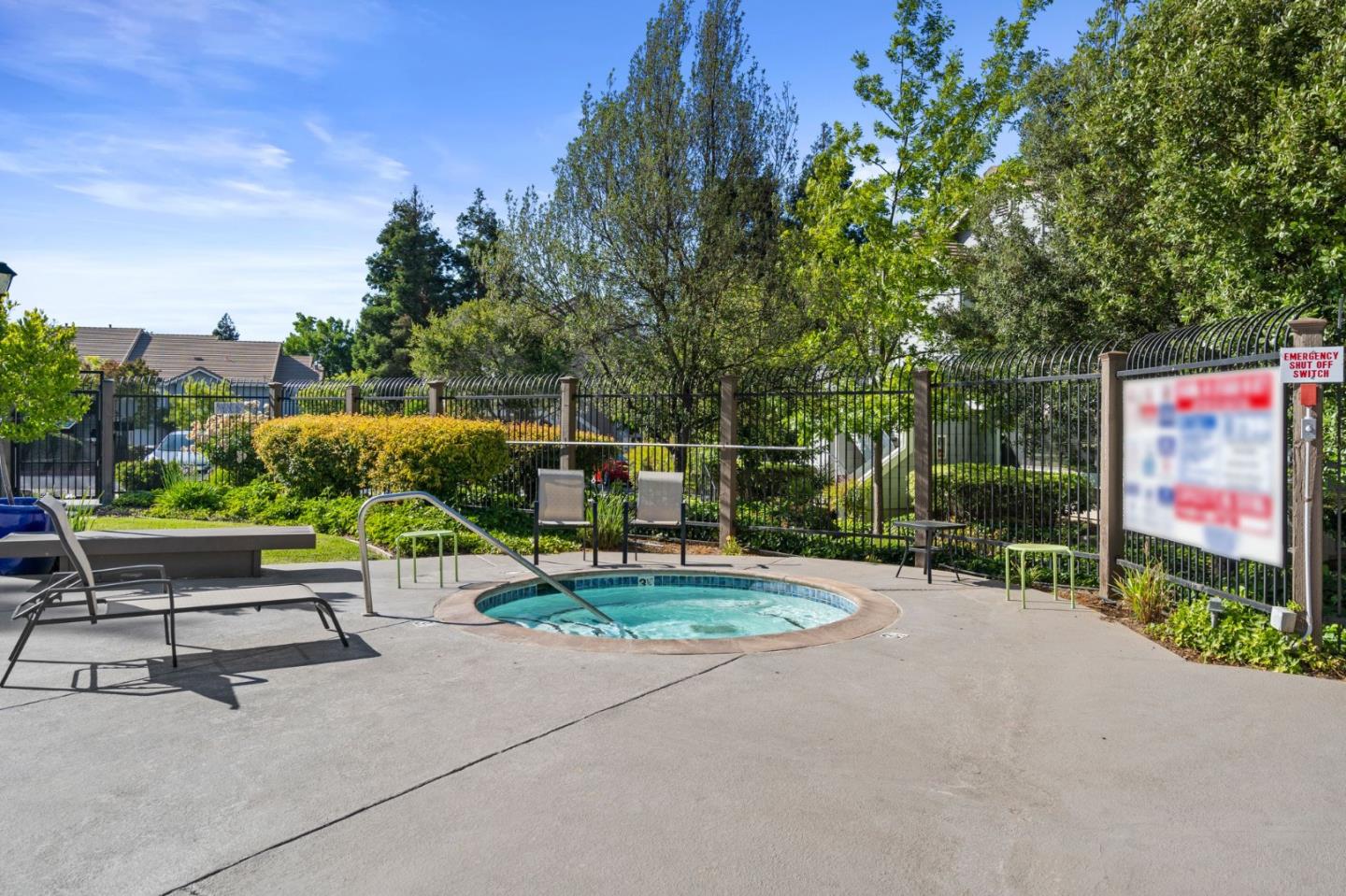 2890 Buena Crest Court