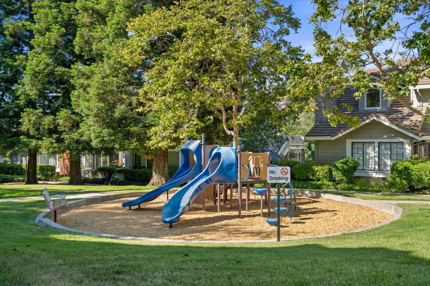 2890 Buena Crest Court