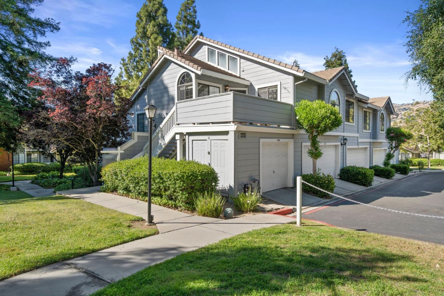 2890 Buena Crest Court