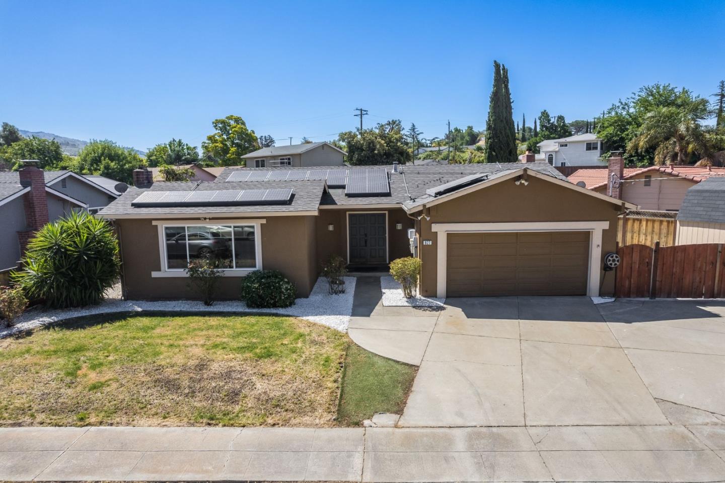 827 Feller AVE
