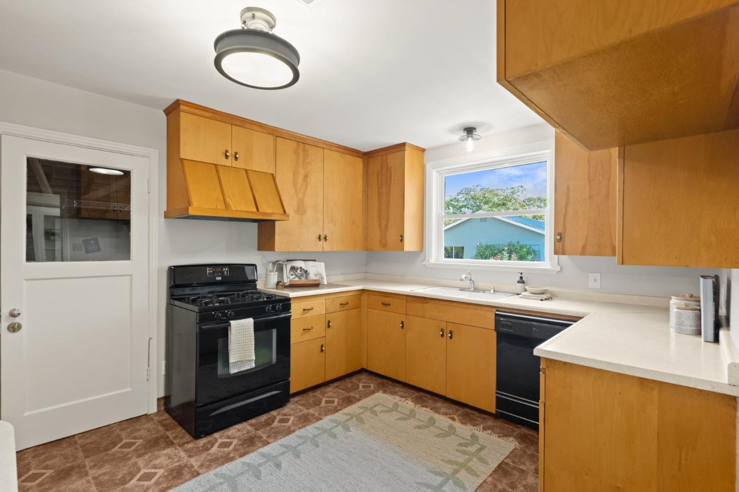 2888 Lantz AVE
