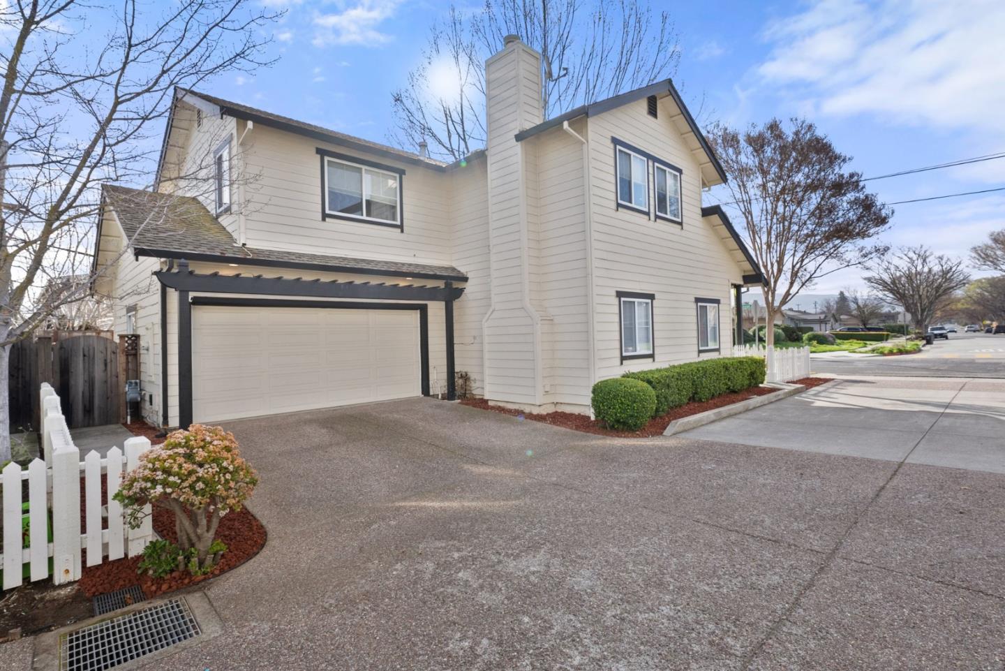 132 Della CT